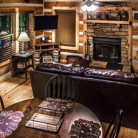 Hatfield Hideaway Villa Pigeon Forge Luaran gambar